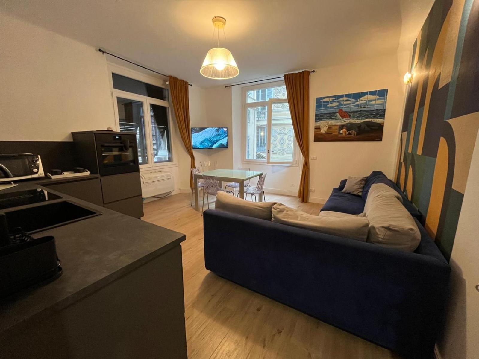 Luxury&charme Historical Center 2 Apartment *