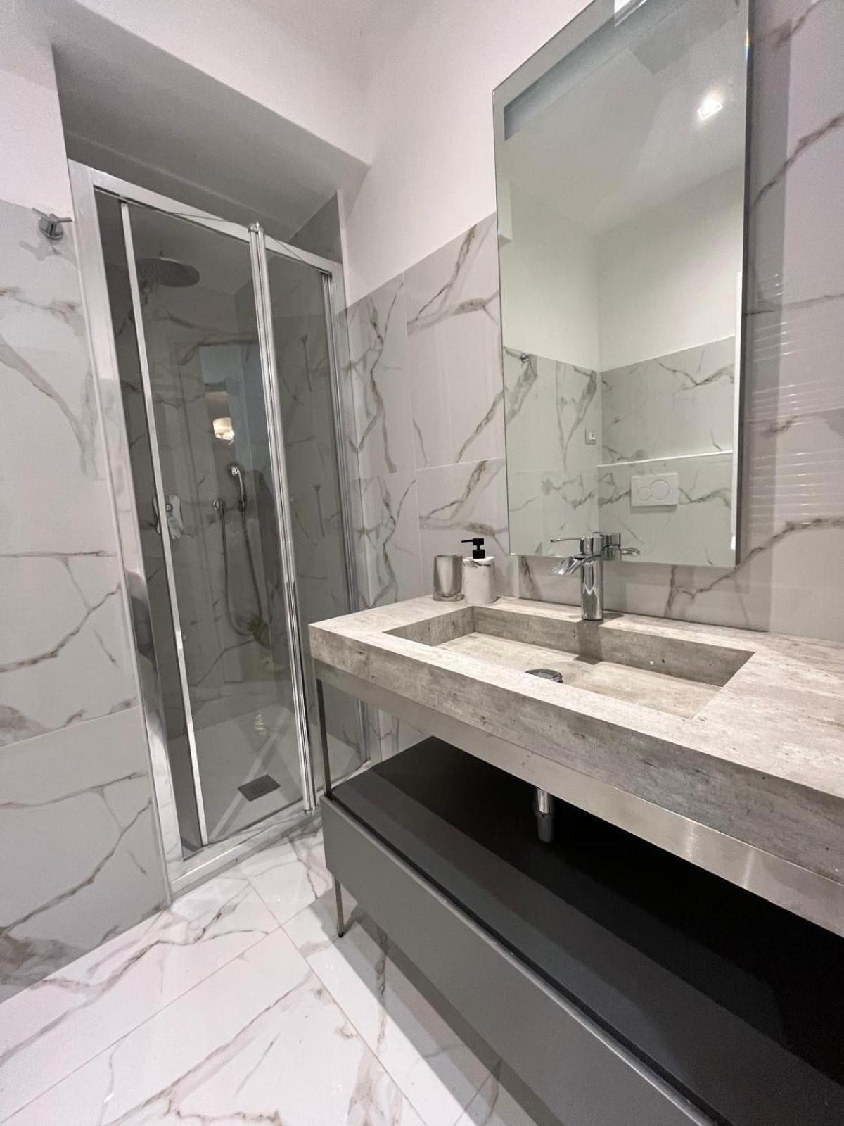 Luxury&charme Historical Center 2 Apartment *
